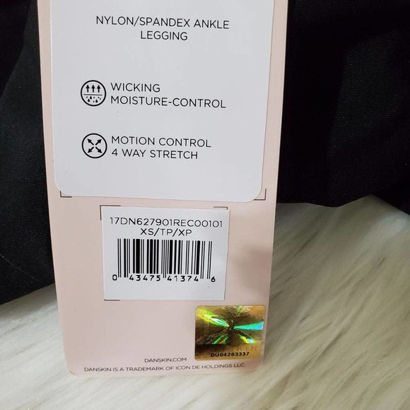 NWT Danskin Spandex Ankle Leggings -Black XS - Picture 4 of 4